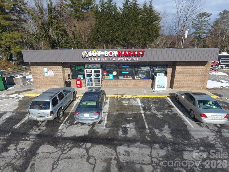 2020 Asheville Hw, Hendersonville, NC 28791