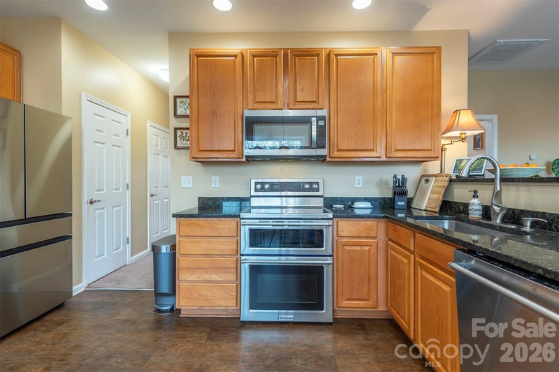 53 Stone River Dr, Asheville, NC 28804