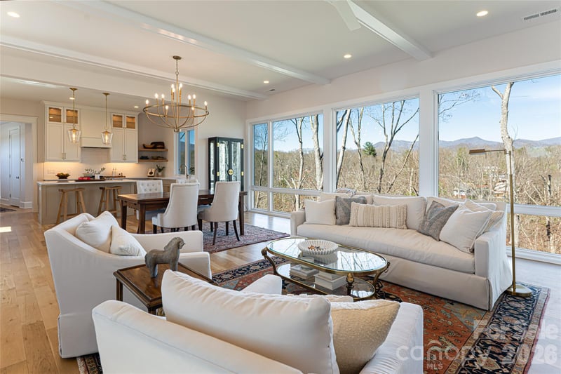 162 Riverbend Forest Dr, Asheville, NC 28805