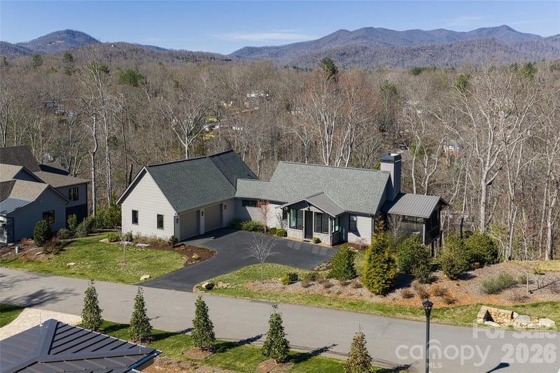162 Riverbend Forest Dr, Asheville, NC 28805