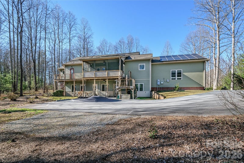 281 Ewbank Rd, Etowah, NC 28729