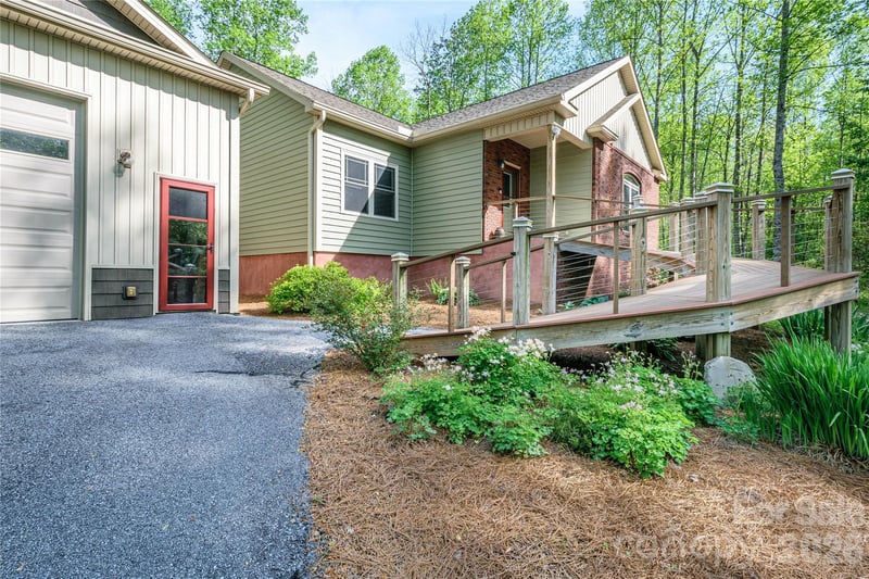 281 Ewbank Rd, Etowah, NC 28729