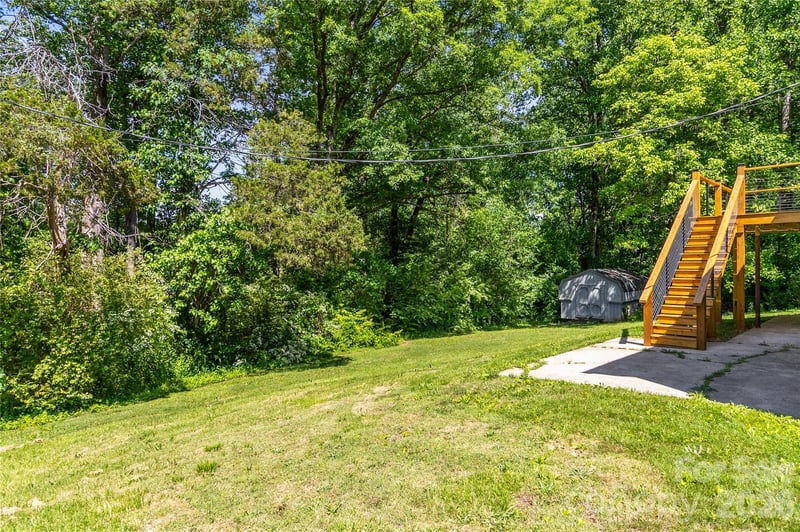 2474 Cedar Valley Dr, Conover, NC 28613