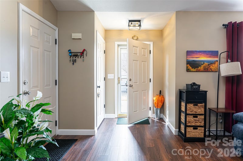 92 Wiltshire Cir, Fletcher, NC 28732