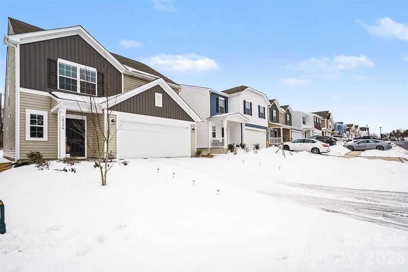 10136 Chatham Run Ln, Charlotte, NC 28262