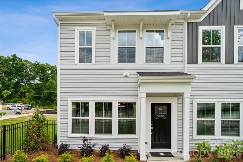 5853 Tuckaseegee Rd, Charlotte, NC 28208