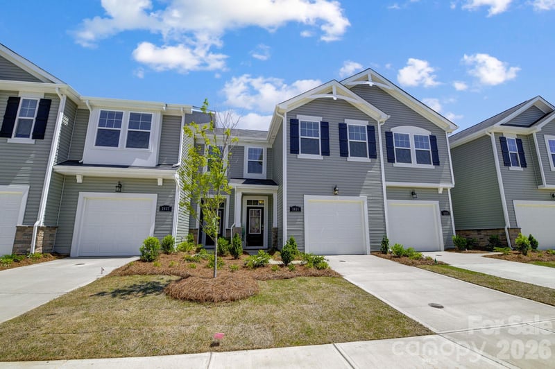 9234 Pagoda Oak Dr, Charlotte, NC 28269