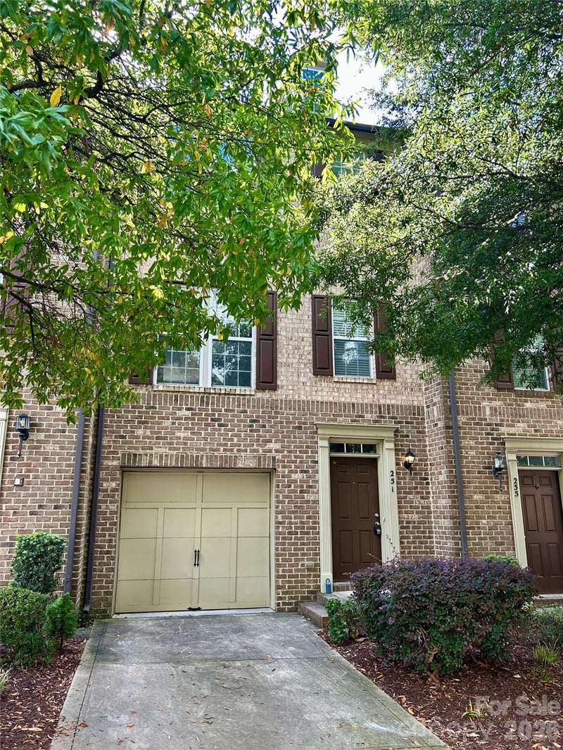 251 Lincoln St, Charlotte, NC 28203