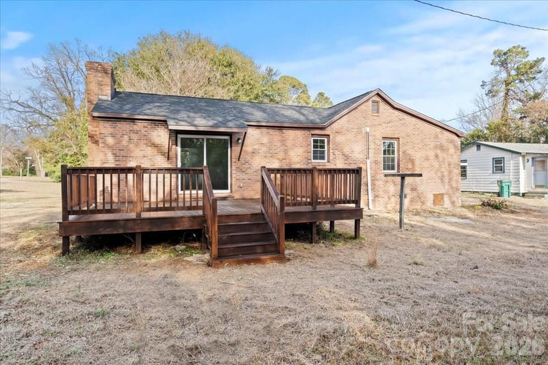 32 Roddy St, Cheraw, SC 29520