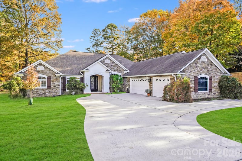 5329 Kuykendall Rd, Charlotte, NC 28270