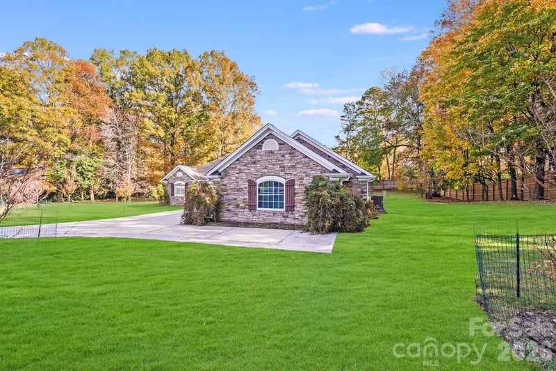 5329 Kuykendall Rd, Charlotte, NC 28270