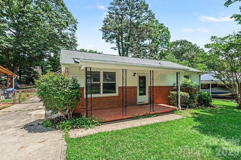 742 Mulberry St, Statesville, NC 28677