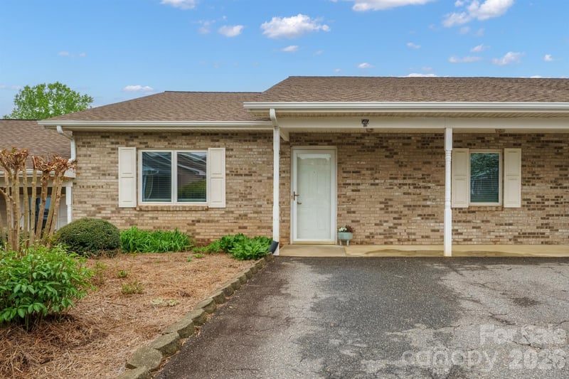 505 2nd Street Pl #B2, Conover, NC 28613