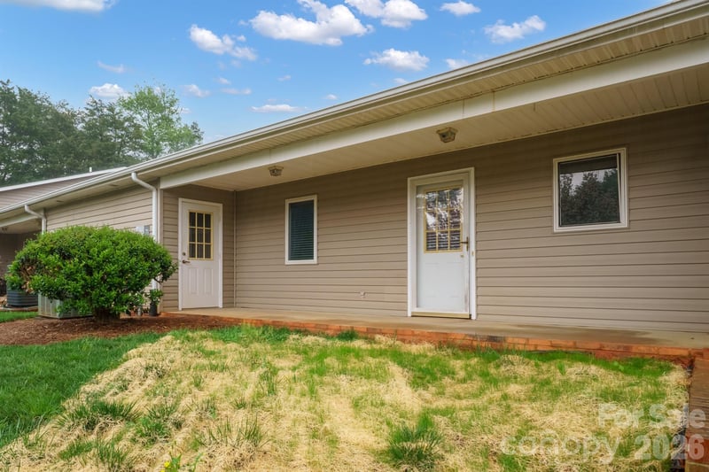 505 2nd Street Pl #B2, Conover, NC 28613