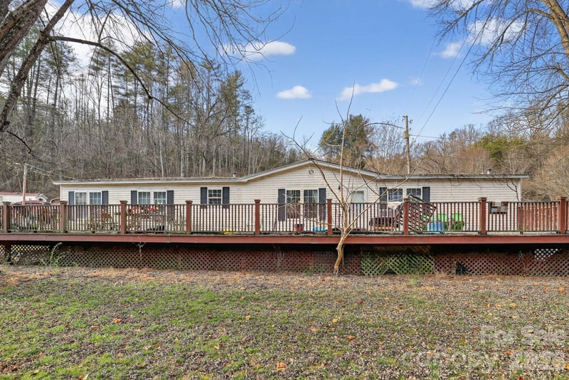 15 Wright Rd, Whittier, NC 28789