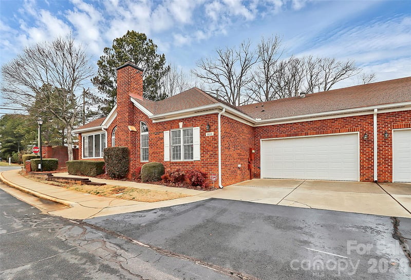 8684 Windsor Ridge Dr, Charlotte, NC 28277