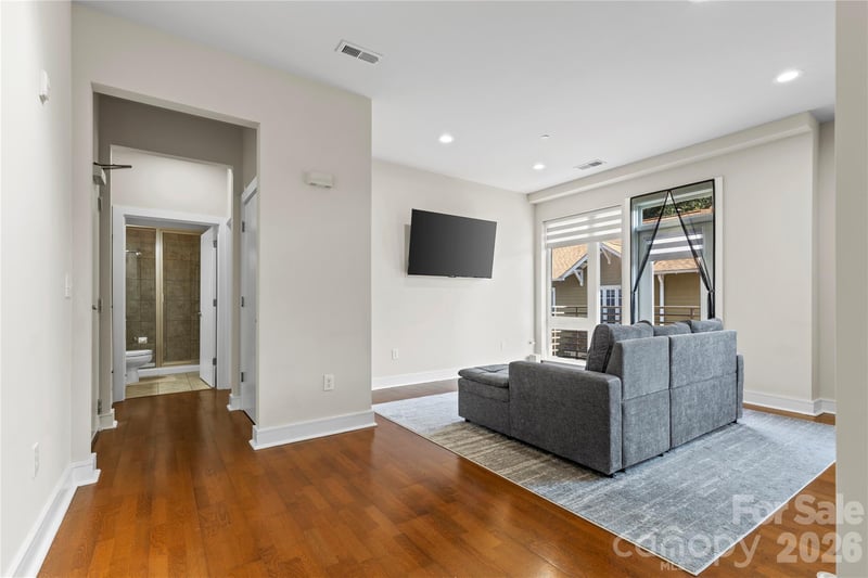 300 Magnolia Ave #202, Charlotte, NC 28203