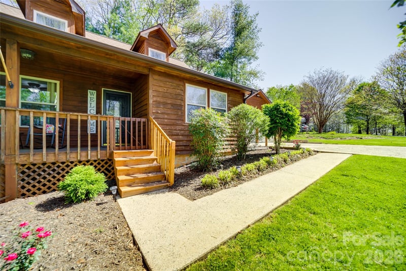 24 Oakwood Rd, Candler, NC 28715