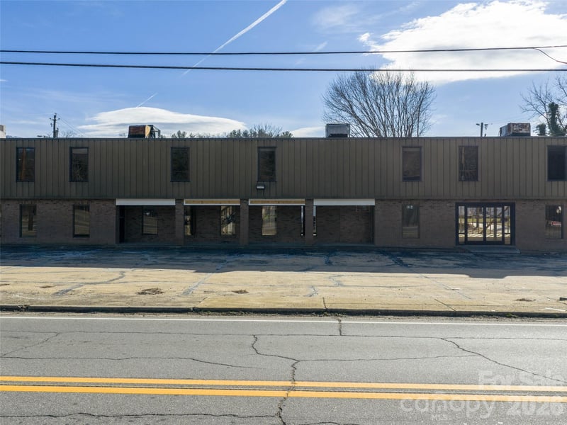 3264 Broad St, Clyde, NC 28721