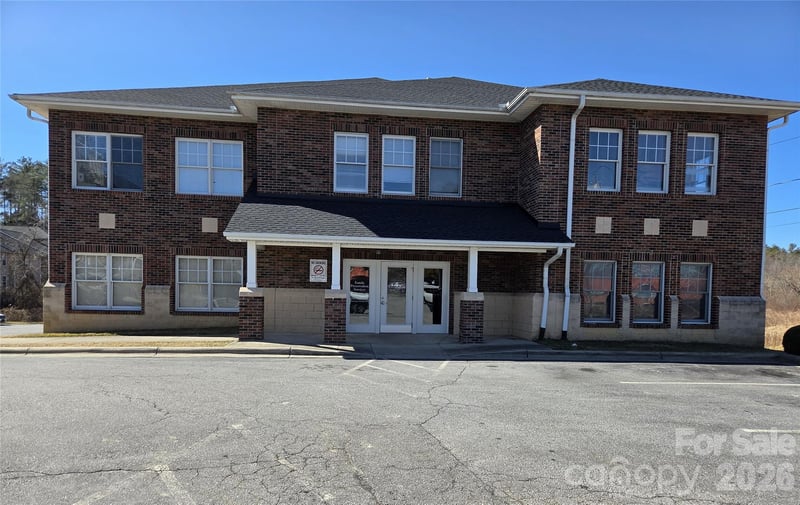 120 Chadwick Square Ct #E, Hendersonville, NC 28739