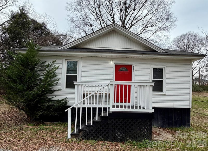 2037 Pine Dr, Gastonia, NC 28054