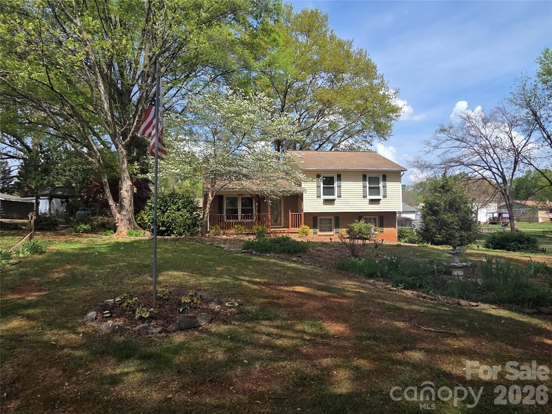 4709 Oakwood Cir, Gastonia, NC 28056