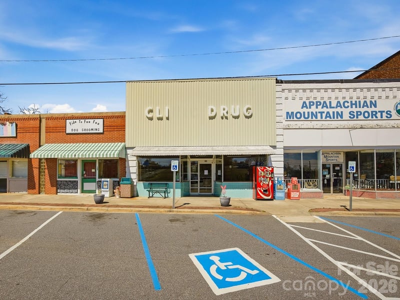 106 Linville St, Morganton, NC 28655