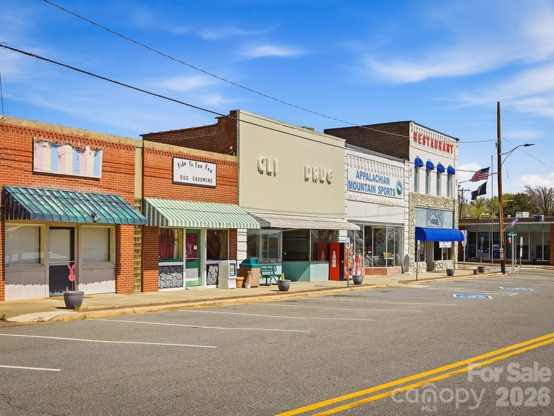 106 Linville St, Morganton, NC 28655