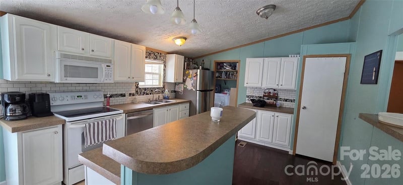 85 Vance Ave, Black Mountain, NC 28711