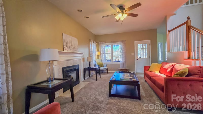 28 Sweetbriar Ct, Asheville, NC 28803