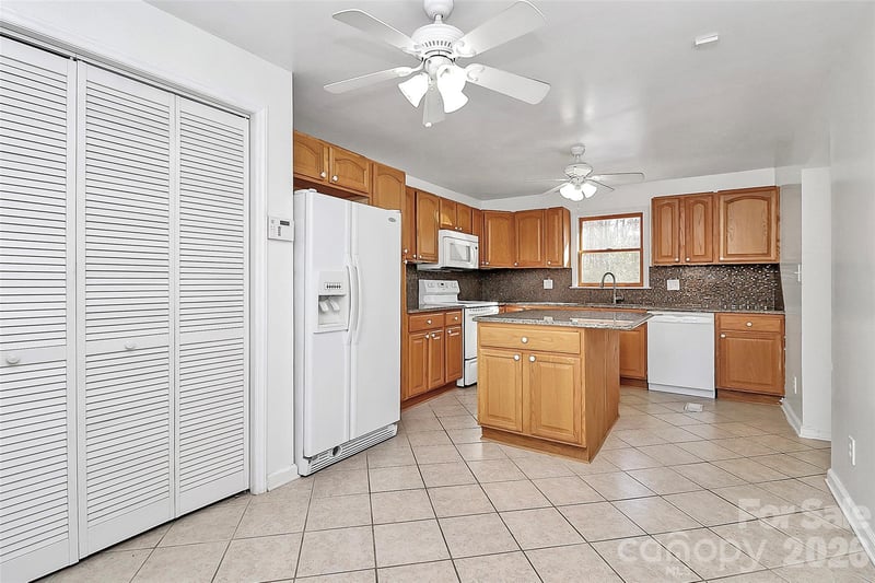2111 Parkdale Ave, Gastonia, NC 28052