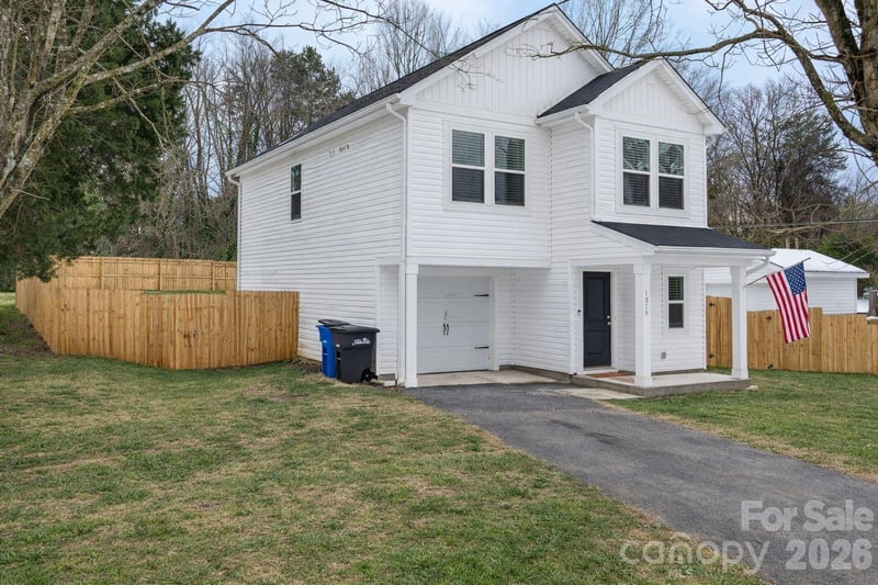 1379 Melviney St, Statesville, NC 28677