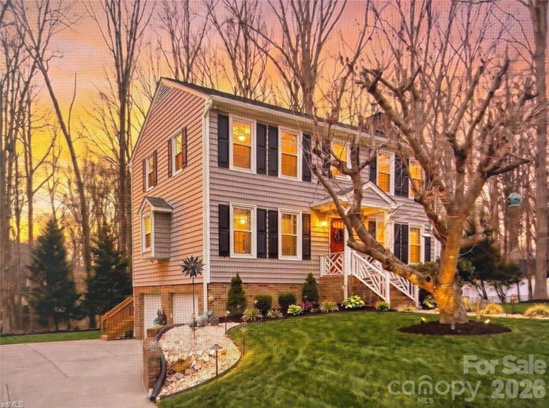5220 Bridge Pointe Dr, Clemmons, NC 27012