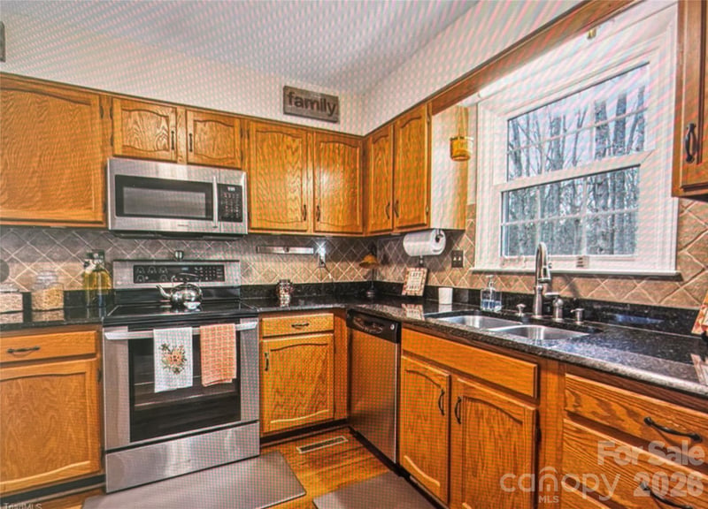 5220 Bridge Pointe Dr, Clemmons, NC 27012