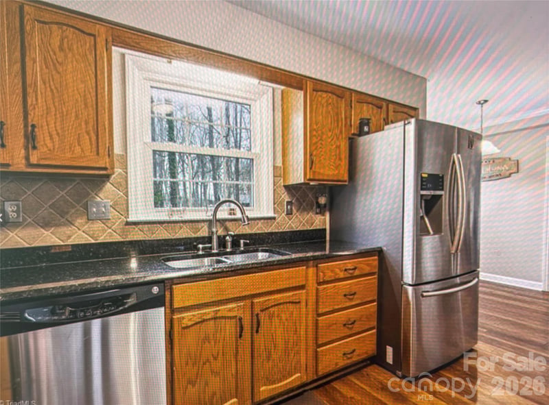 5220 Bridge Pointe Dr, Clemmons, NC 27012