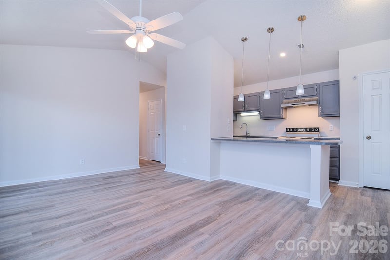 6120 Meadow Rose Ln, Charlotte, NC 28215