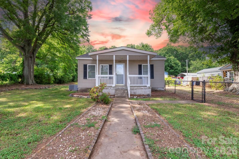 205 Stowe Acres Rd, Kings Mountain, NC 28086