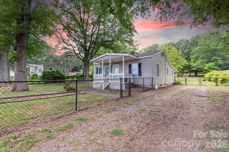 205 Stowe Acres Rd, Kings Mountain, NC 28086