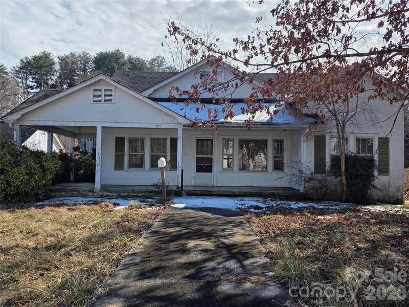 522 1st Ave, Hendersonville, NC 28739