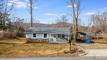 18 Compton Dr, Asheville, NC 28806