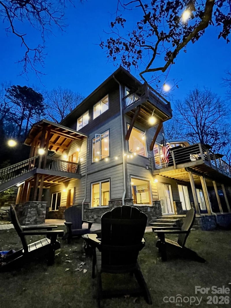 425 Flat Top Mountain Rd, Fairview, NC 28730