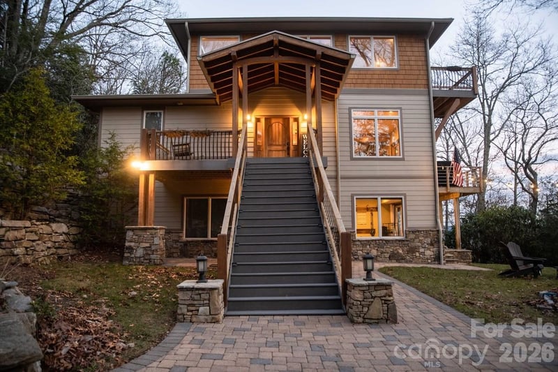 425 Flat Top Mountain Rd, Fairview, NC 28730