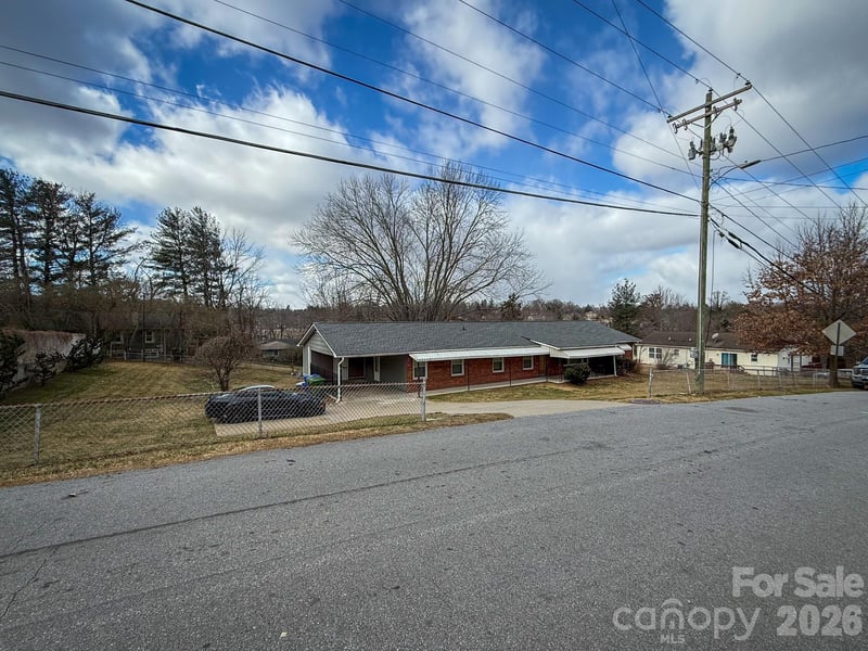 483 Caribou Rd, Asheville, NC 28803