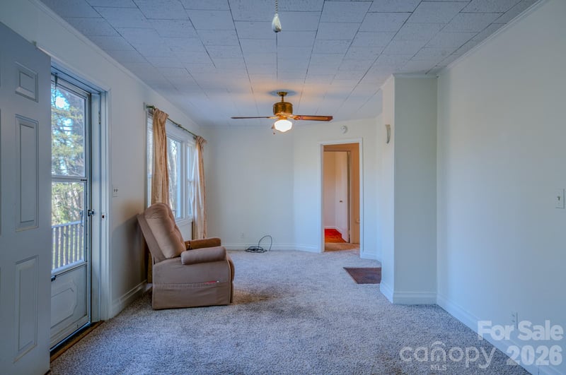 550 Saluda St, Hendersonville, NC 28791