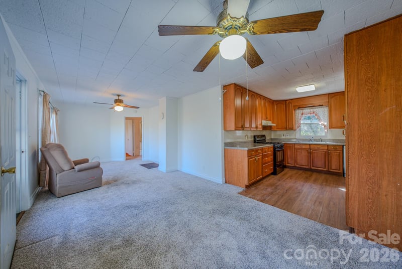 550 Saluda St, Hendersonville, NC 28791