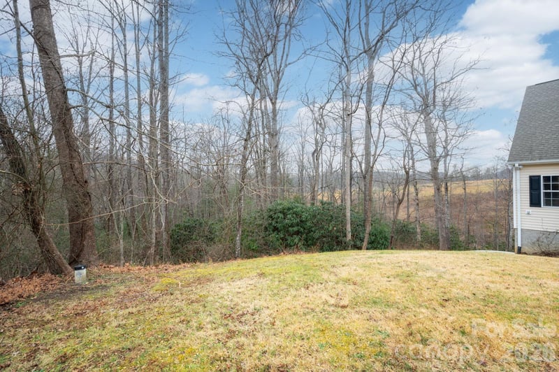 38 Gollum Dr, Fairview, NC 28730