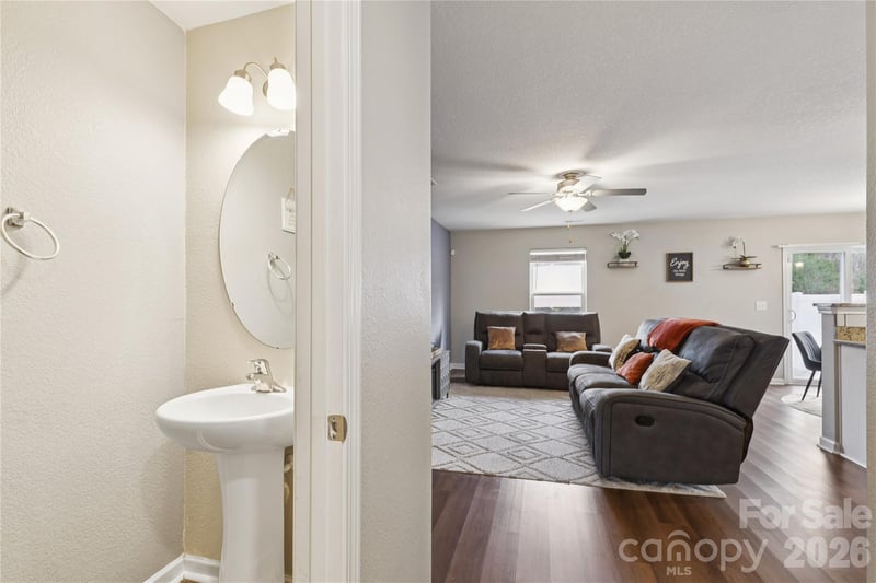 3337 Ellingford Rd, Charlotte, NC 28214