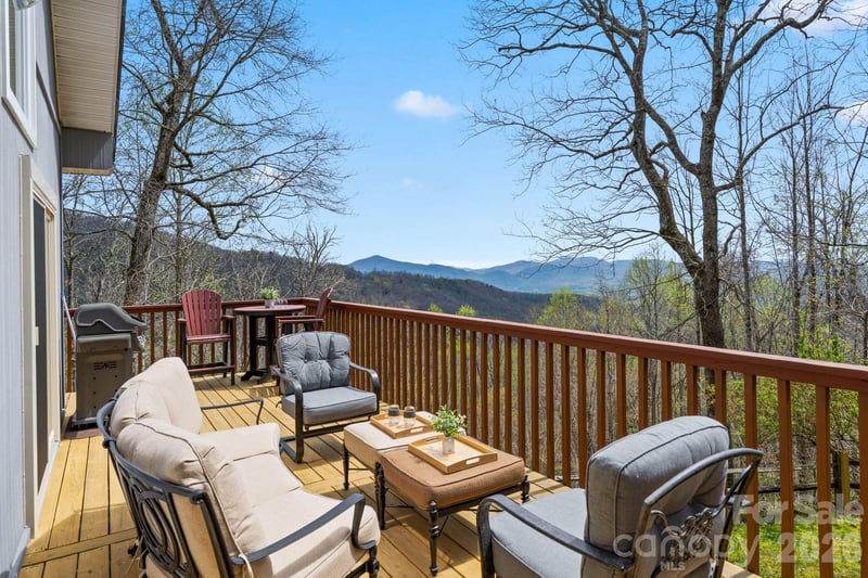 108 Hickory Forest Rd, Fairview, NC 28730