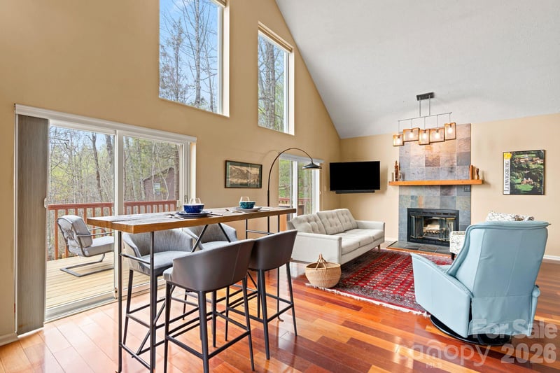 108 Hickory Forest Rd, Fairview, NC 28730