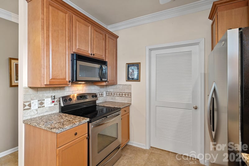 18742 Nautical Dr #301, Cornelius, NC 28031